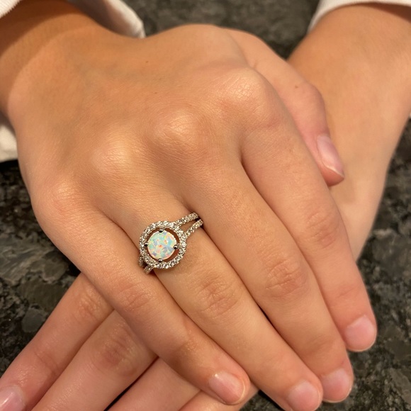 Sale $30 Firm! Sterling Silver White Opal Cz & Clear Cz Ring - Picture 13 of 17